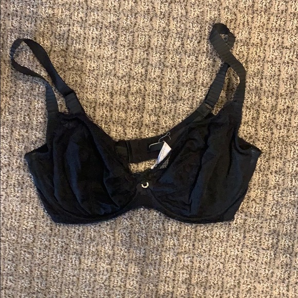 Bras - Picture 4 of 5